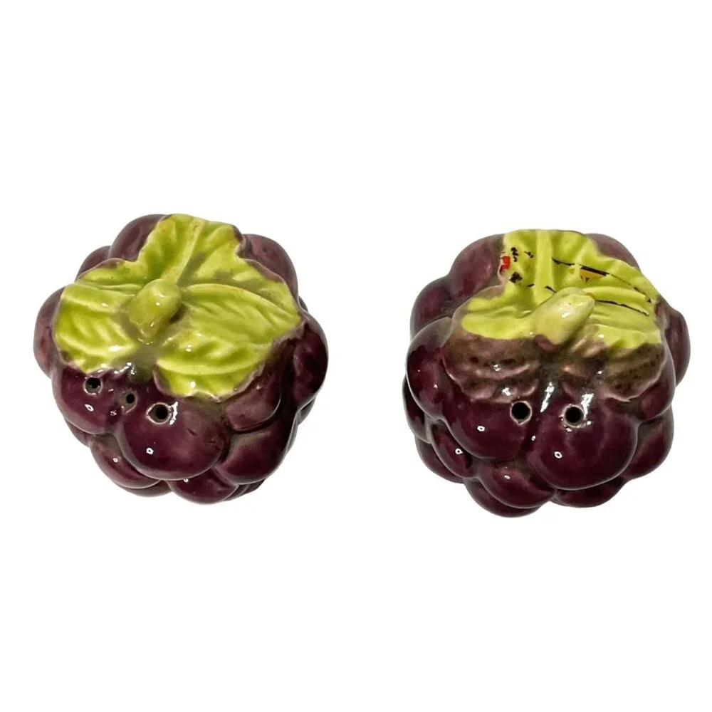 Vtg Grapes Salt & Pepper Shakers Ceramic 3